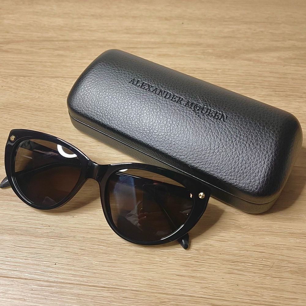 Alexander McQueen Women's AM0189S AM/0189/S Fashion Cat Eye Sunglasses